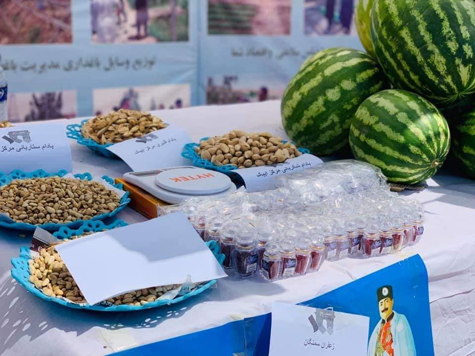 د هېواد د خپلواکۍ د سلمې کلیزې په ویاړ په سمنګان ولایت کې د کرنیزو توکو نندارتون جوړ شو.