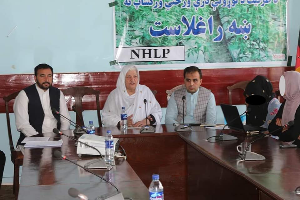 پکتیا کې یوشمېر مېرمنو ته د کورنيو باغچو جوړولو لارې چارې ور وښودل شوې
