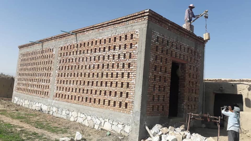 کار ساخت ۱۹ کشمش‌خانه در غزنی جریان دارد