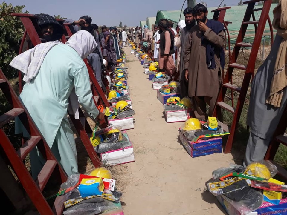 د هلمند مرکز لښکرګاه پر ۸۷ بڼوالو د بڼوالۍ اړونده توکي ووېشل شول