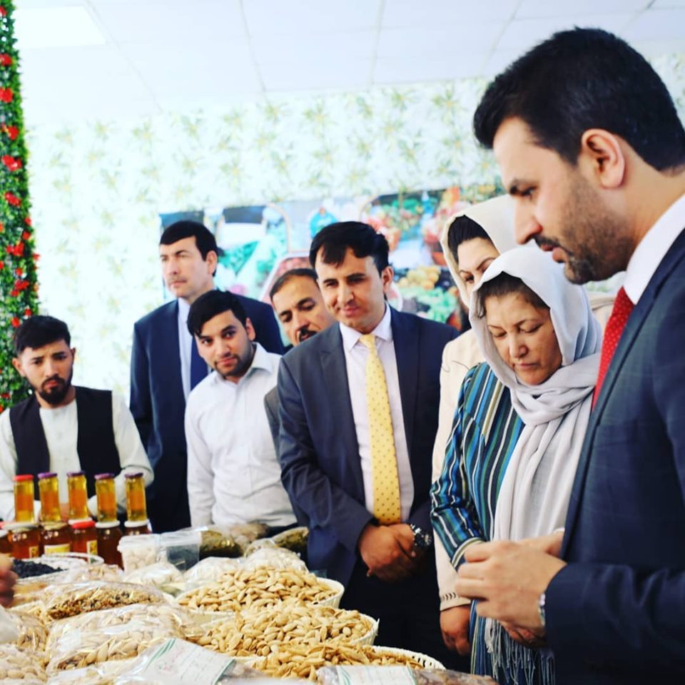 میوه خشک در بیست‌و‌چهارمین نمایشگاه محصولات زراعتی