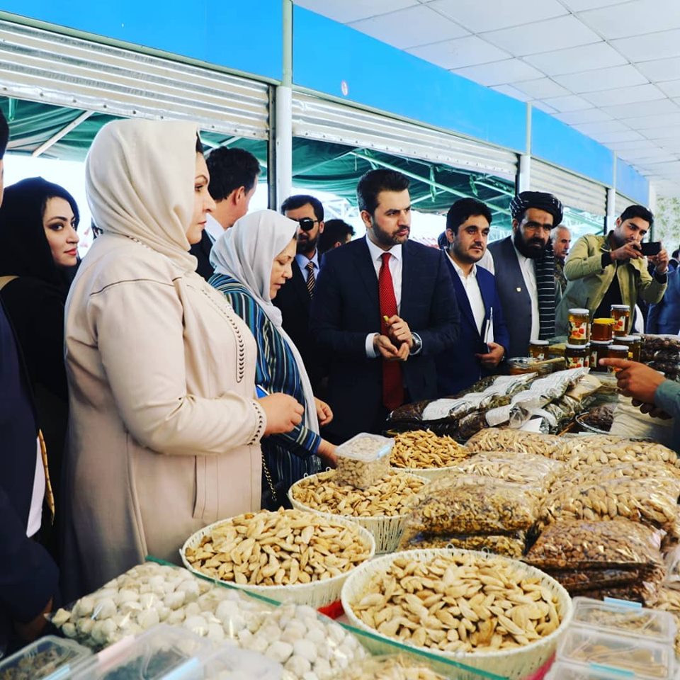 میوه خشک در بیست‌و‌چهارمین نمایشگاه محصولات زراعتی