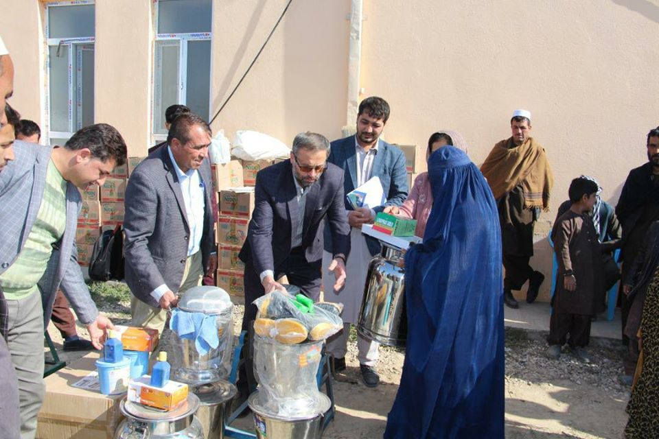  به ۱۹۰ مالدار در جوزجان وسایل پروسس لبنیات توزیع شد