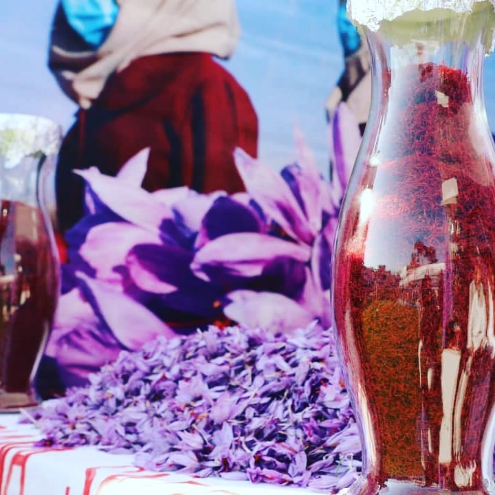 هرات کې د زعفران ګل پنځمه جشنواره او د زعفراني او سیمه ییزو خوړو نندارتون.