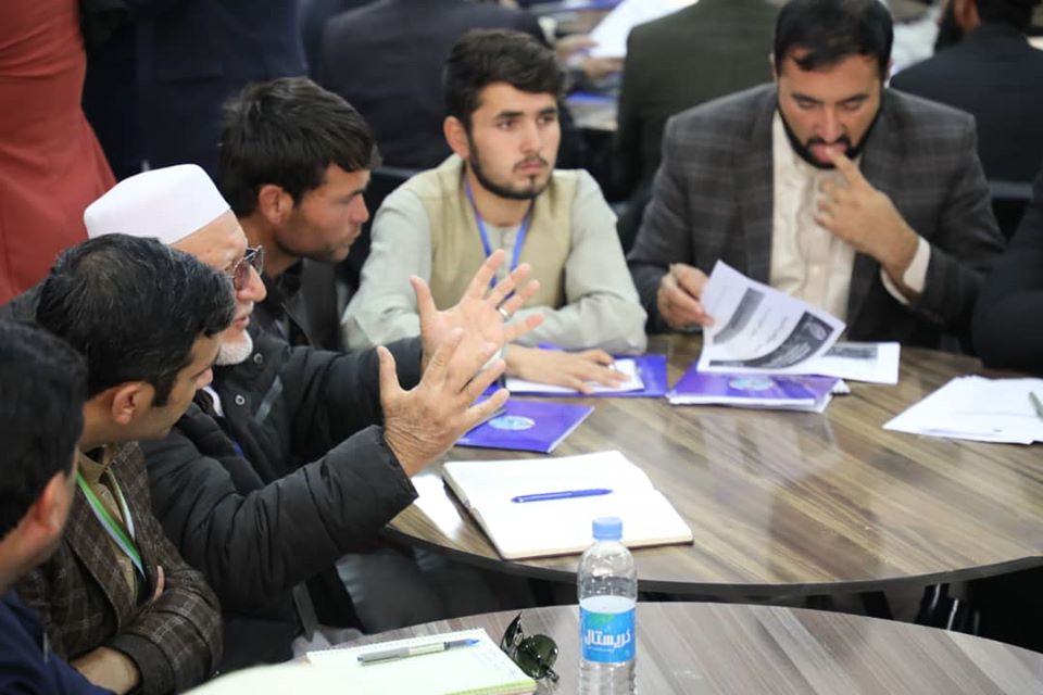آلبوم تصویری از گروپ‌های کاری کنفرانس رشد زراعت! این گروپ‌ها روی انکشاف نباتات تیلی، جنگل‌ها، حبوبات، سبزی‌ها، غله‌‌ها، لبنیات، مالداری، میوه‌های تازه، میوه‌های خشک و نباتات طبی صحبت نموده و طرح‌های خویش را شریک ساختند.