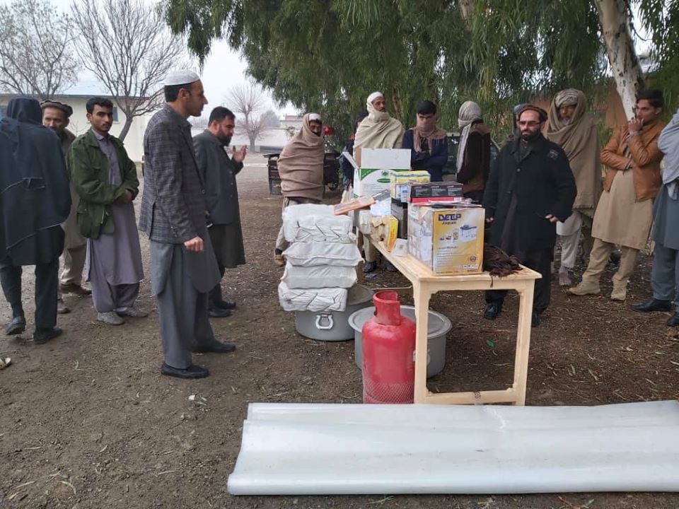 دخوست پر یوشمېر بڼوالو او مالدارانو اړینې کڅوړې ووېشل شوې