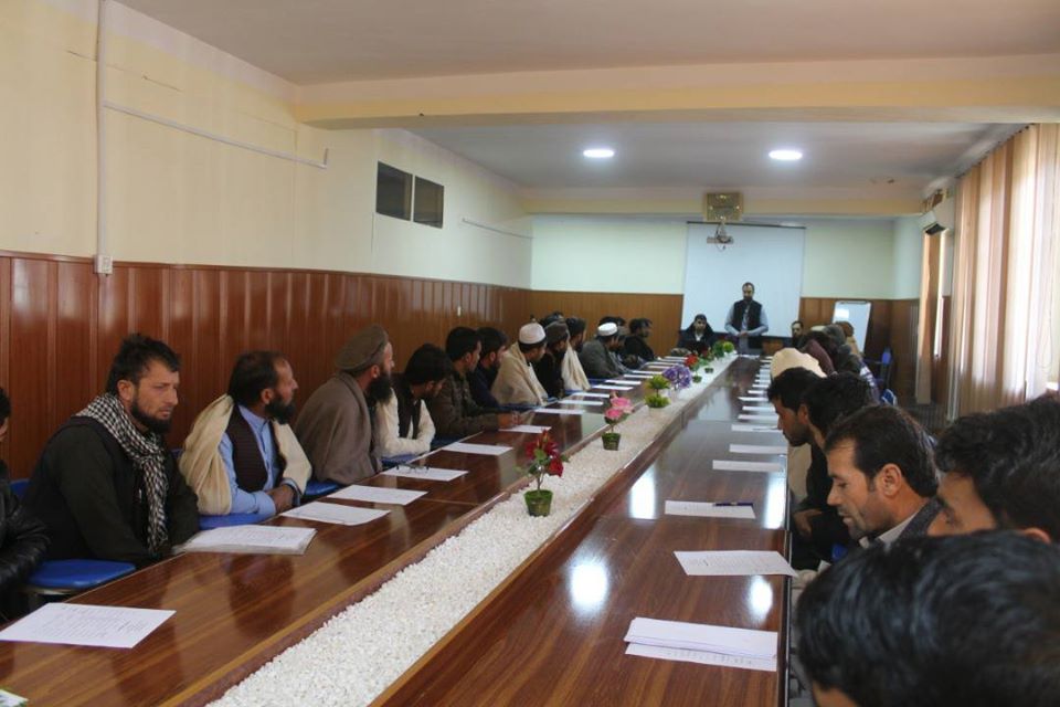 د ختیځ زون د سیمه ییزو بڼوالو اومخکښو بزګرانو د روزنیزو پروګرامونو لړۍ پیل شو