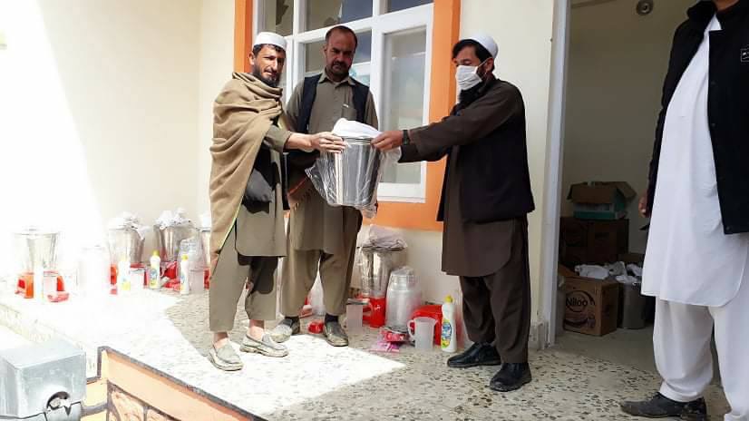 ۴۵ بسته‌ی شیردوشی به مالداران ولایت لوگر توزیع شد