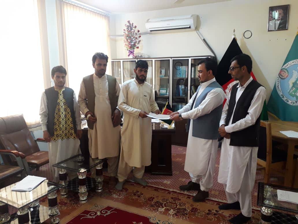 ۱۰ مزرعه‌ی نمایشی زعفران و ۲۵ جریب باغ تجارتی خرما در نیمروز ساخته می‌شود