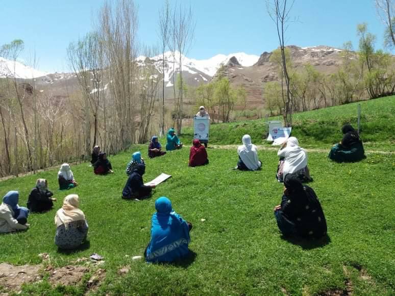 پروژه‌ی ملی باغداری و مالداری وزارت زراعت درباره‌ی مبارزه با کرونا به باغداران و مالداران آگاهی‌دهی می‌کند