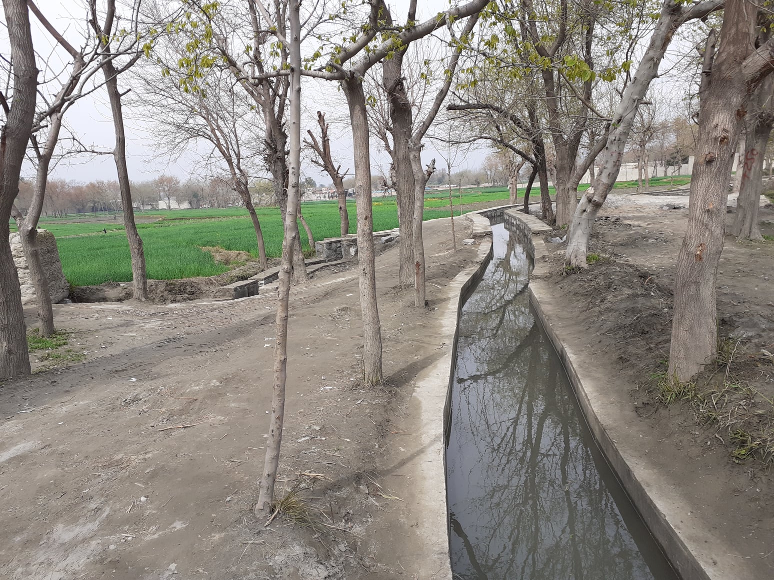 ننګرهار کې د اوبولګولو د یوې کانال د رغولو چارې بشپړ او ګټې اخیستنې ته وسپارل شو