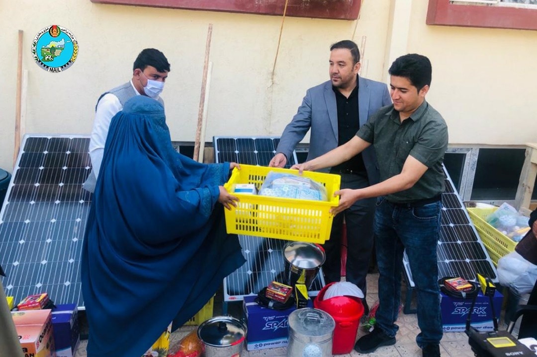 به ۳۳۰ خانواده در چهار ولسوالی ولایت بلخ ۸۰ نوع وسیله زراعتی توزیع شد