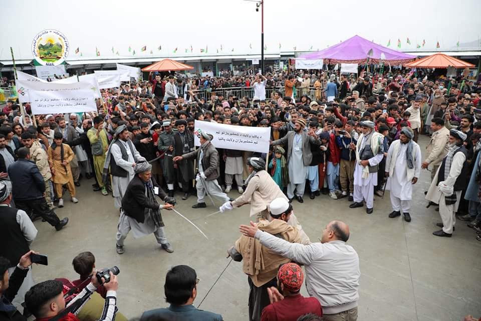 بادام‌باغ کې د کرنيزو محصولاتو د نندارتون لومړی ورځ دا نندارتون د وري تر پنځمه د پنج شنبې ورځې تر پايه ادامه لري.