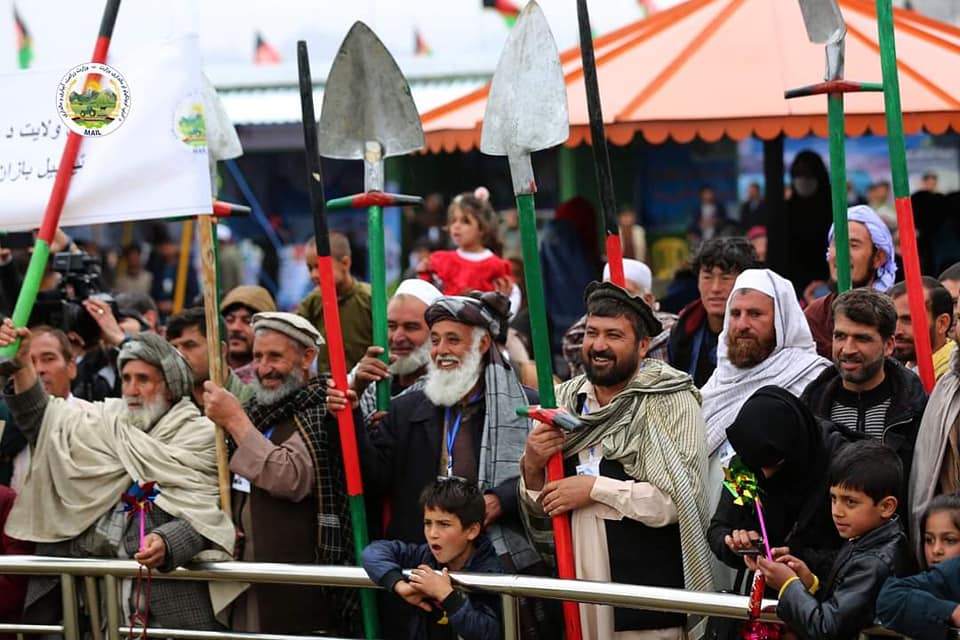 بادام‌باغ کې د کرنيزو محصولاتو د نندارتون لومړی ورځ دا نندارتون د وري تر پنځمه د پنج شنبې ورځې تر پايه ادامه لري.