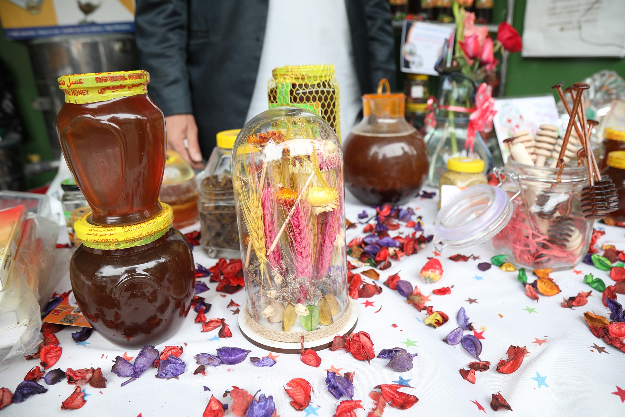 Sweeten your palate with home-made honey.  agricultural products' exhibition at Badam-Bagh  is open to everyone until the end of Thursday, the fifth of Hamal.