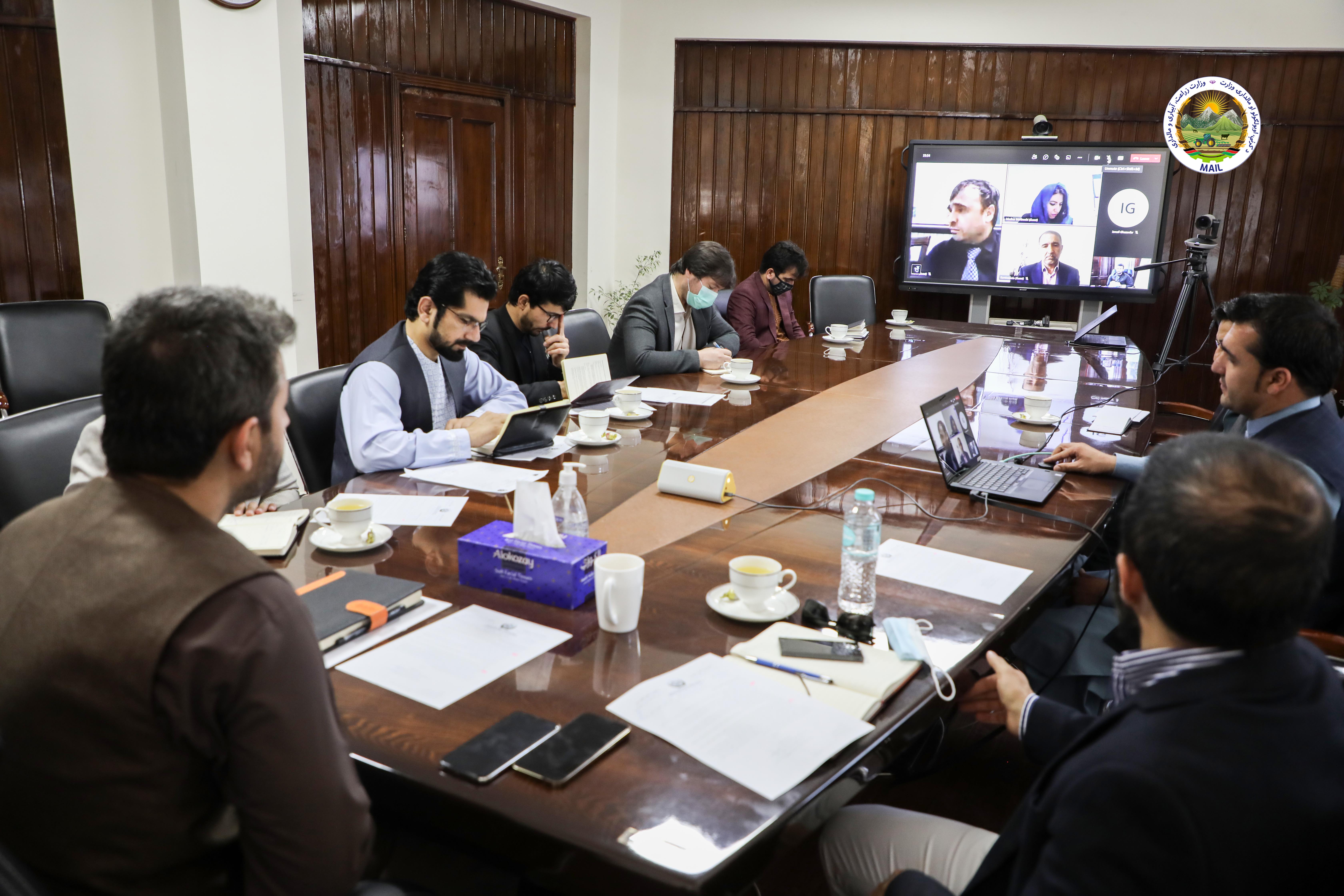 د کرنیزو محصولاتو بازارموندنه او متحده اماراتو ته يې د صادراتو پر طرحه خبرې وشوې