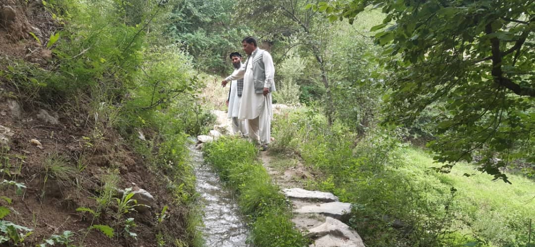 نورستان کې د اوبولګولو ۳۰ ودانۍ رغول کېږي