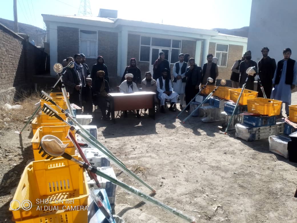 لوګر کې پر يوشمېر بڼوالو د بڼوالۍ ۲۳۹بستې ووېشل شوې