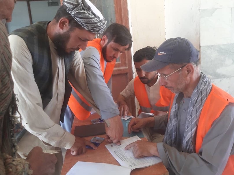 برای ۸۱۷ کارگر در جوزجان پول نقد توزیع گرديد 