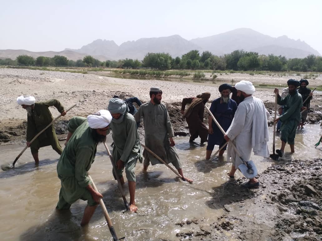 د هلمند موسی کلا ولسوالی کې د ۳ فرعي کانالونو د پاکولو چارې پیل شوې
