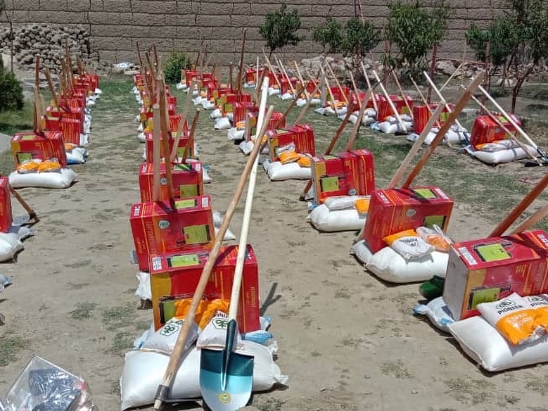 ‎ننګرهار؛ په ۱۵۰ بزګرانو د جوارو تخمونه او کیمیاوي سرې ووېشل شول