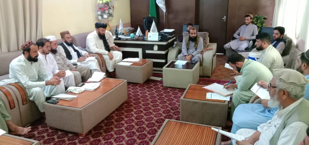 د ننګرهار دکرنې رییس: ټول خیره بنسټونه او همکارې مؤسسې دې له سېلاب ځپلو سره بېړنۍ مرستې وکړي