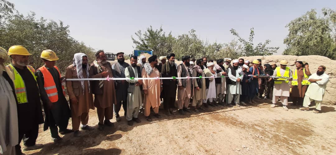 لوګر کې د نږدې اته کيلو متره سړک د بيارغونې چارې پيل شوې