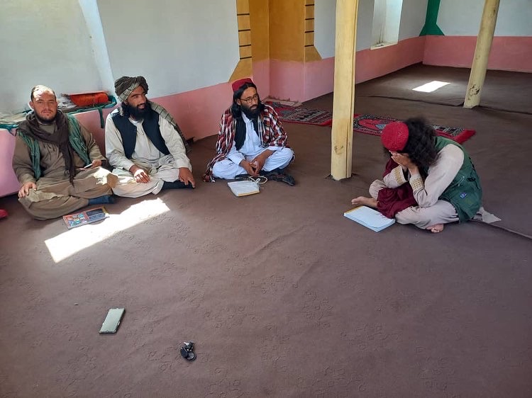 دمیدان وردګو ولایت دکرنې ریاست: د جغتو ولسوالی د عشر او زکات مسوول او د عشر عاملینو سره غونډه وشوه