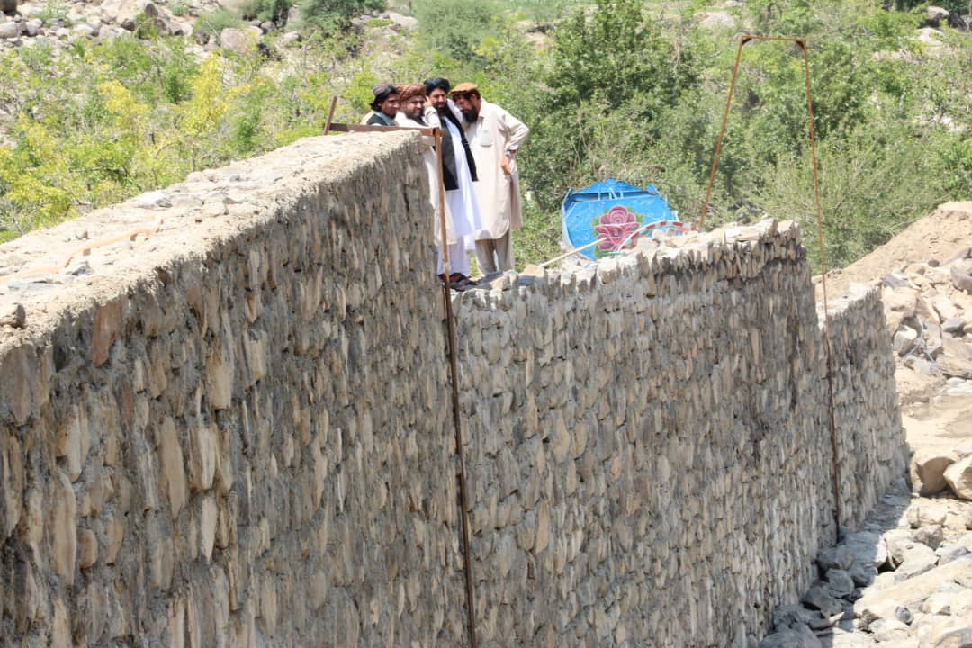 د لغمان دکرنې ریاست: د الینګار په ولسوالی کې د اوبولګولو چکډم له پروژې څخه څارنه وشوه