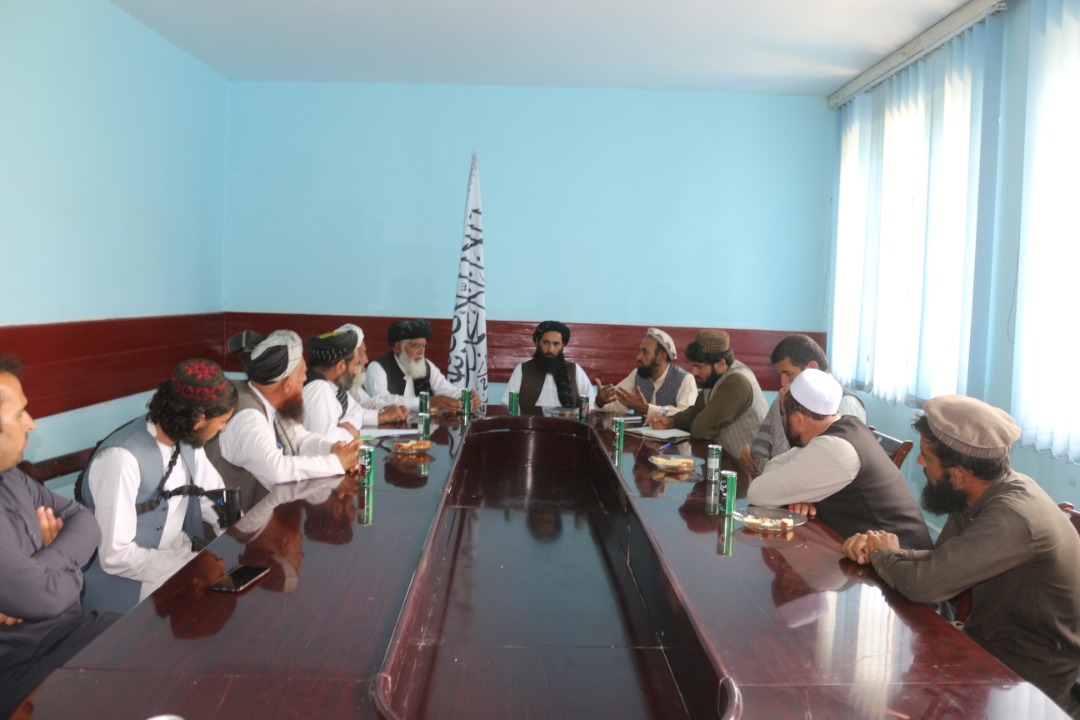 د زعفرانو د ملي ټولنې مرستيال د پکتيا ولايت له زعفرانو کارنو سره وکتل