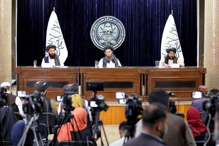 ملت ته د حساب ورکونې په کنفرانس کې دکرنې وزارت مسلکي مرستيال له خوا ددې وزارت يوکلن کړنې بيان شول