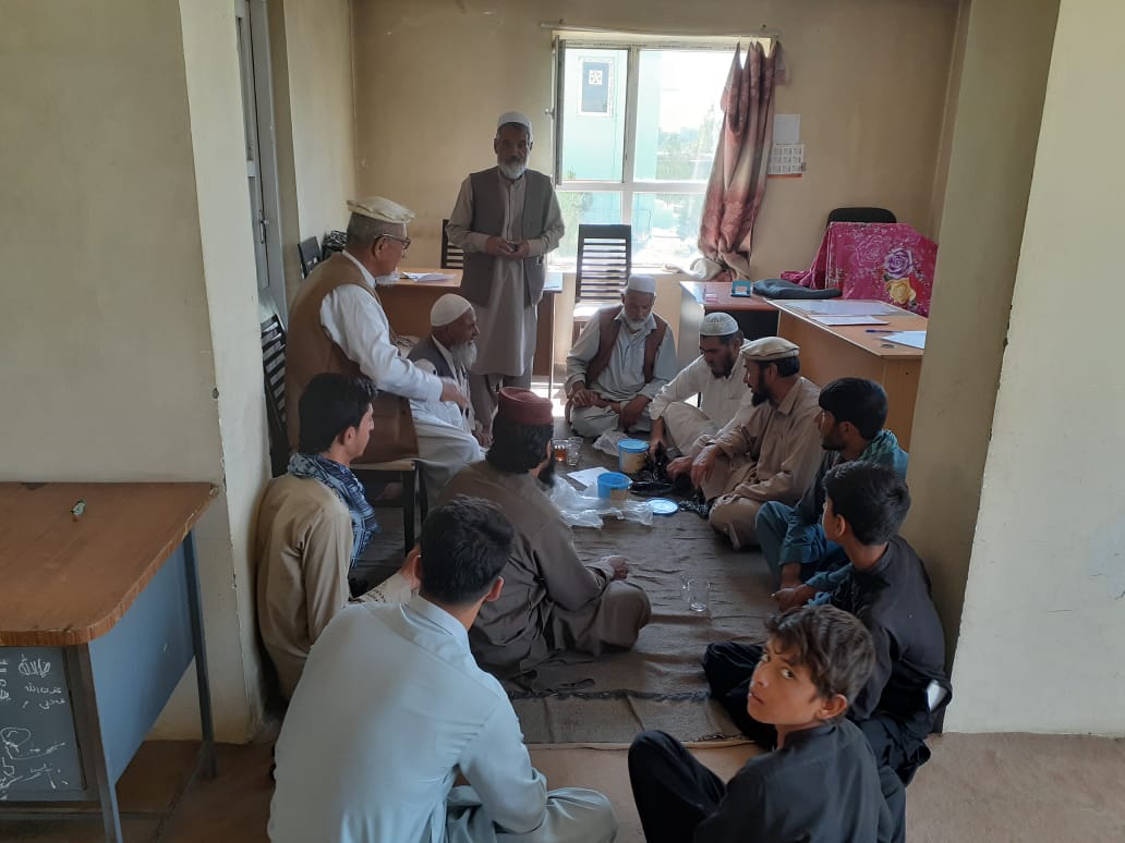 ‎توزیع ادویه ضد کنه برای مالداران در‌ ولسوالی چهار آسیاب کابل 