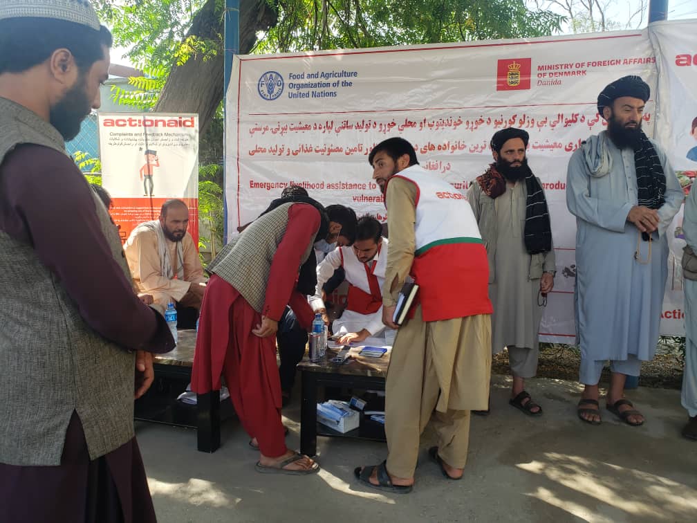 ننګرهار کې په ۱۸۷۵ کسانو نغدې پیسې ووېشل شوې