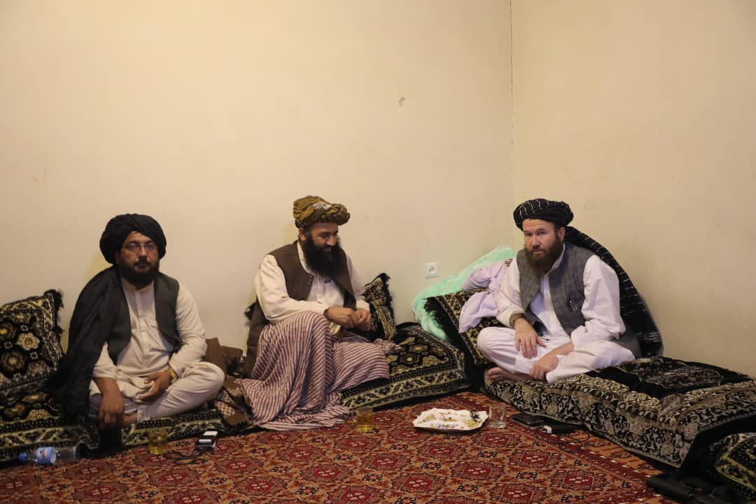 دکرنې سرپرست وزیر په هرات کې د الفاروق قول اردو قومندان سره وکتل