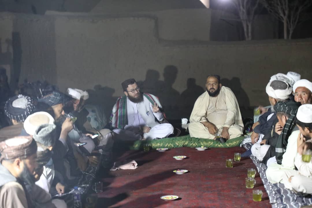 د فارياب والي او يوشمېر اوسيدونکو سره د کرنې وزارت د سرپرست وزير مشورتي ناسته