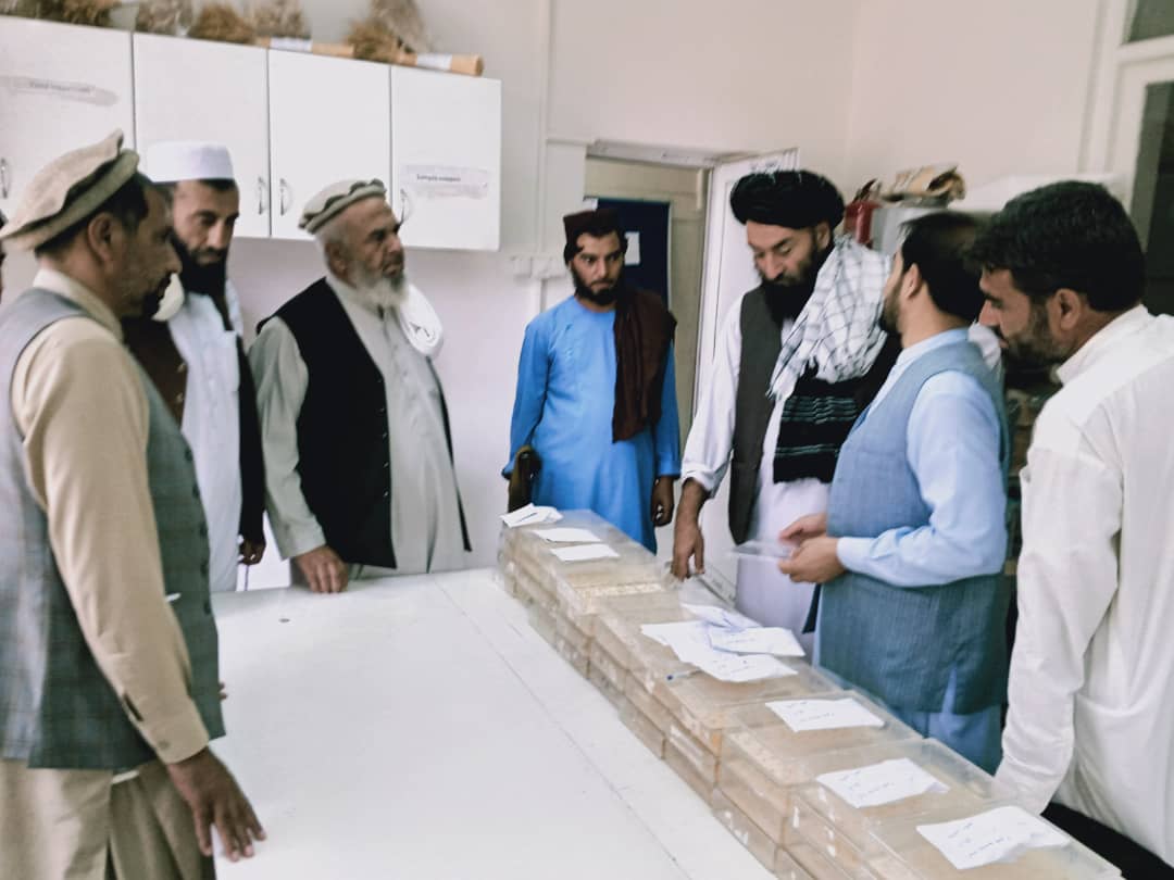 د ننګرهار دکرنې ریاست: د تخمونو لابراټوار څخه لیدنه ترسره شوه 