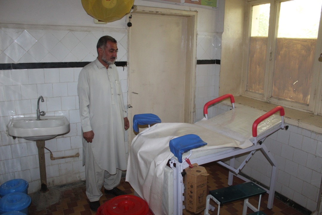 د ننګرهار کانال رياست روغتيايي کلينيک هېوادوالو ته هره ورځ په ښه او منظم ډول روغتیایي چوپړتیاوې وړاندې کوي 