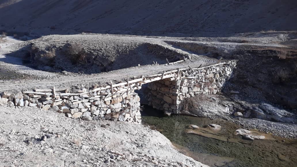 از طریق برنامه کار در مقابل غذا یک‌ پل در  غور اعمار شد