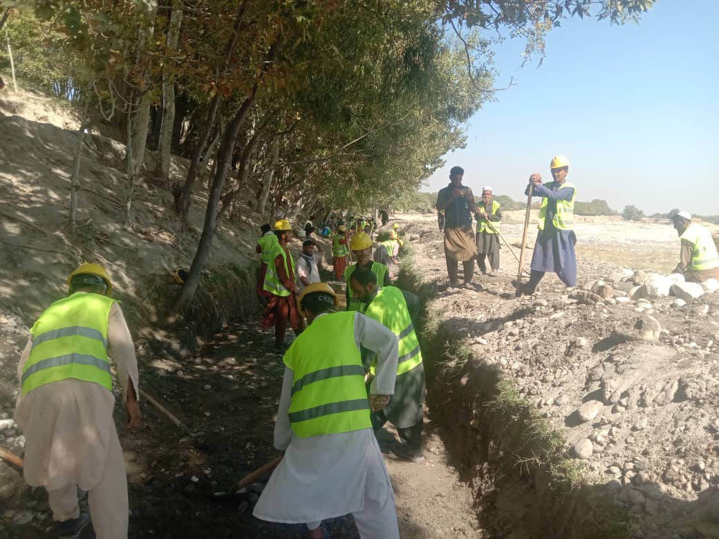 ننګرهار کې د ۳ کانالونو د رغولو چارې په چټکۍ روانې دي