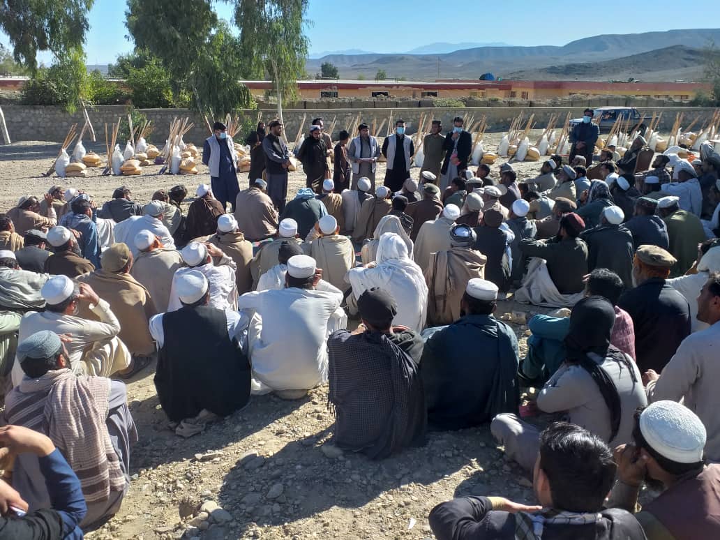 ننګرهار کې په ۱۷۲ کروندګرو د غنمو اصلاح شوي تخمونه او کیمیاوي سرې ووېشل شوې