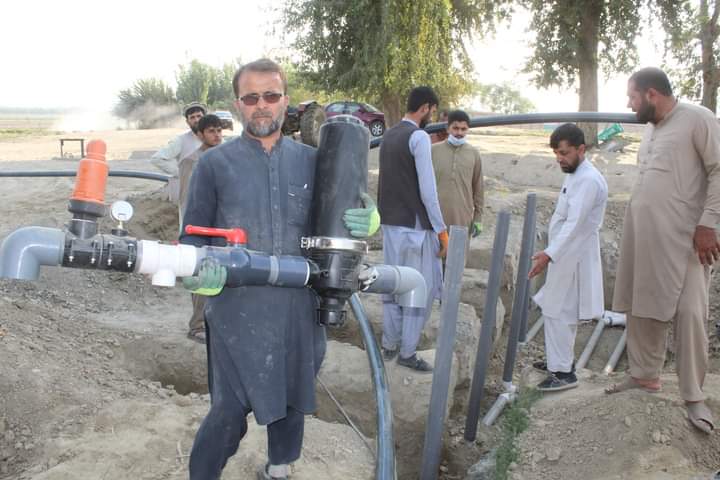 ننګرهار کې د هېواد په کچه د څاڅکي اوبوخور تر ټولو ستر سیسټم جوړېږي