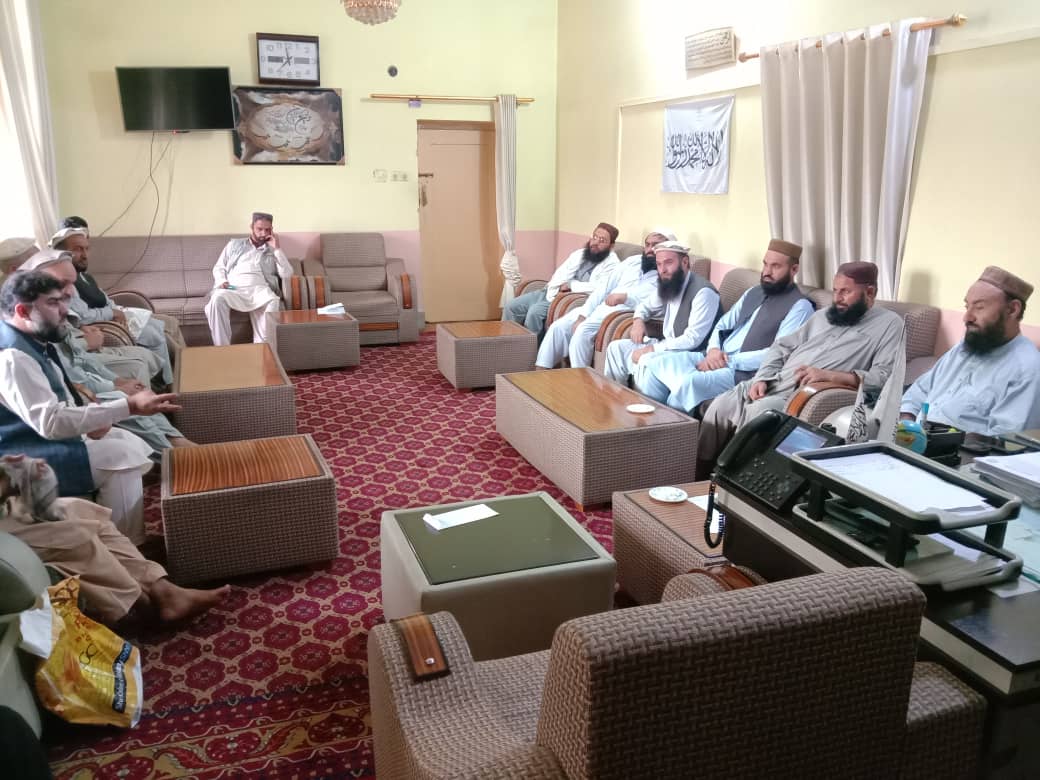 د ختیځ زون د چرګانو روزنې ټولنې چارواکو سره ناسته ترسره شوه 