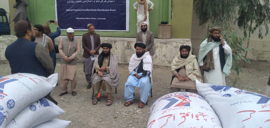 کندهار کې د کبانو فارمونو مسوولینو سره مرستې وشوې