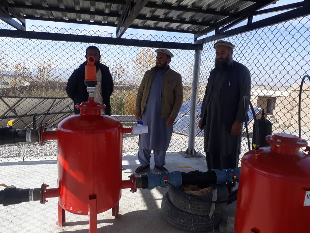 از پروژه نصب سیستم آبیاری قطره‌ای در لوگر نظارت شد 