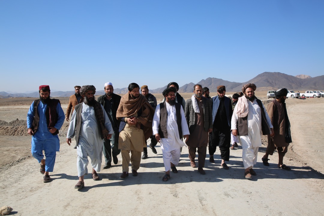 د اوبولګولو او طبیعي سرچینو مرستیال د کندهار شاه ولي کوټ کېد اوبو يو چکډم څخه ليدنه وکړه