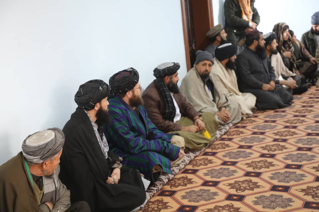 دکرنې وزیر د سمنګان ولایت دکرنې ریاست اړتیاوې او کاري راپور واورېدل