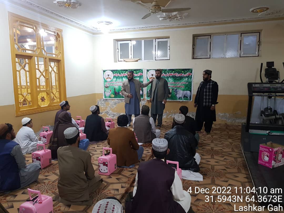 هلمند کې پر ۳۰ وټرنرانو د واکسین ساتلو یخچالونه ووېشل شول 