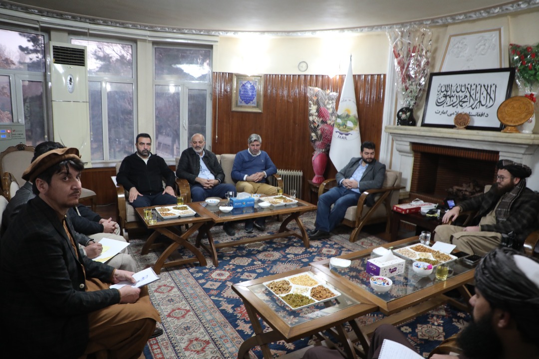 دکرنې وزیر د ترکیې (HAKSIAD) مرستندوی بنسټ چارواکو سره وکتل