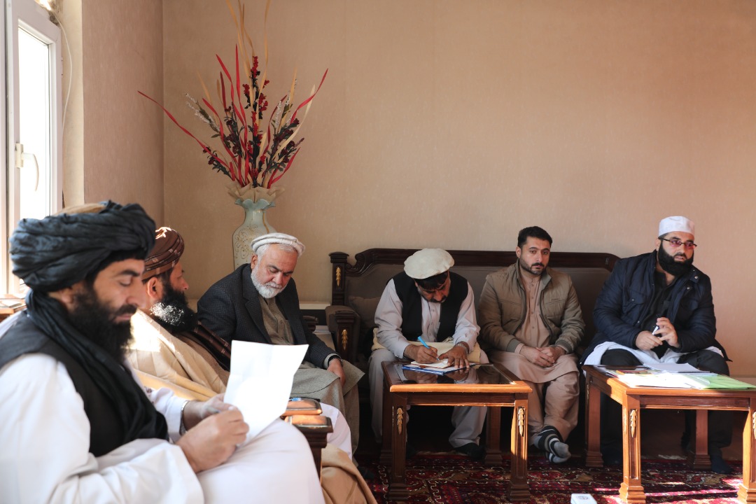 دکرنې وزارت مالي او اداري مرستيال د افغانستان د مالدارۍ او کرنيزو توليداتو خونې لوی رييس سره وکتل