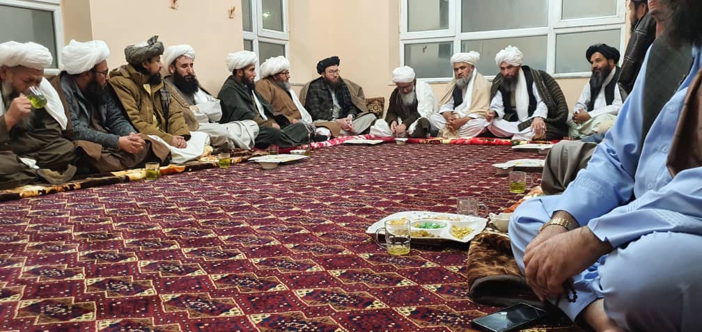 دکرنې وزیر د فاریاب ولایت د علماوو شورا له رییس سره وکتل